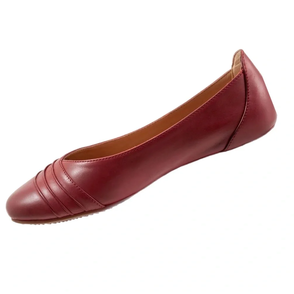 NIB Trotters Softwalk Dark Red 100% Leather Ballet Flats Comfort Shoes Size 7